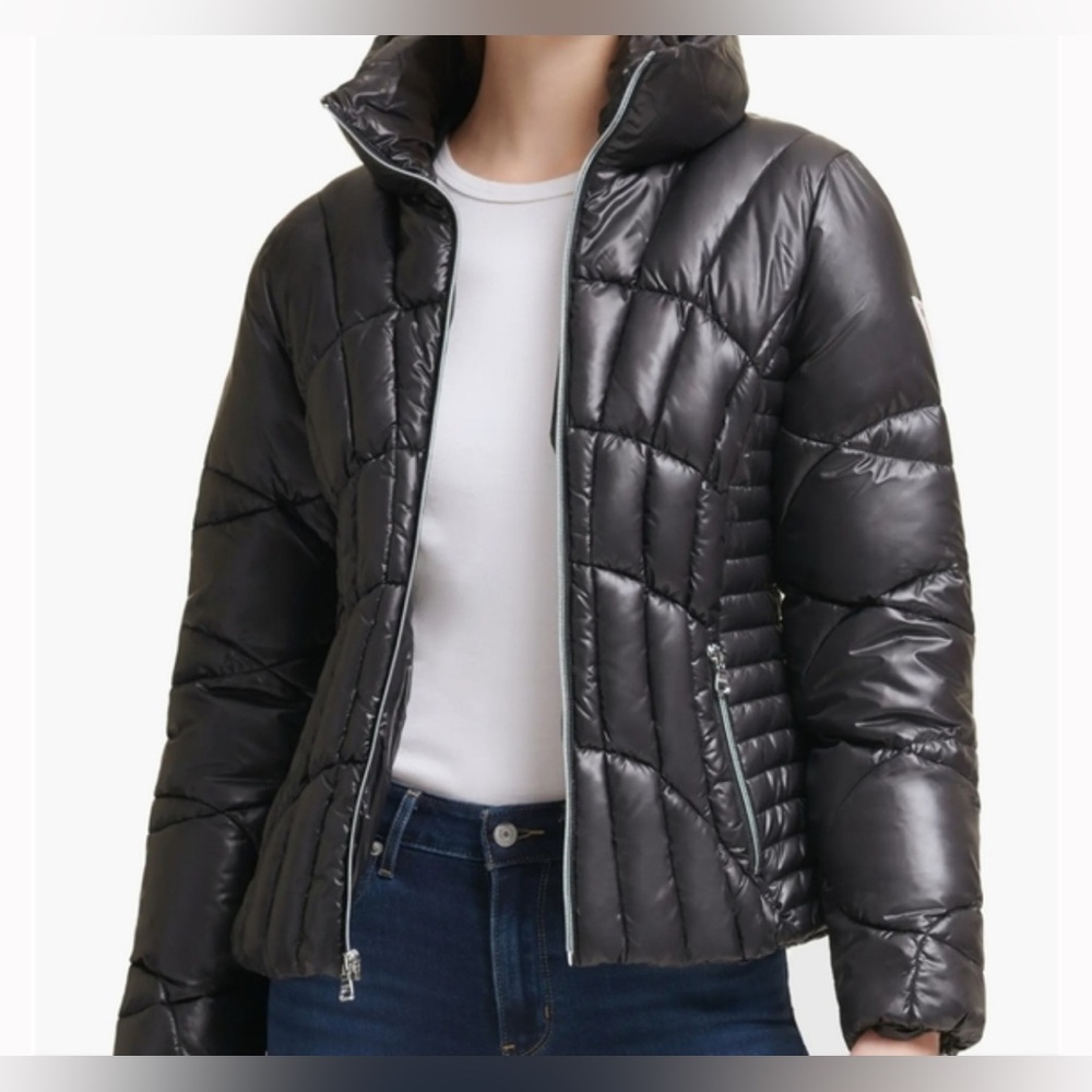 NWOT Women’s Black Puffer Jacket - Medium - Picture 2 of 11